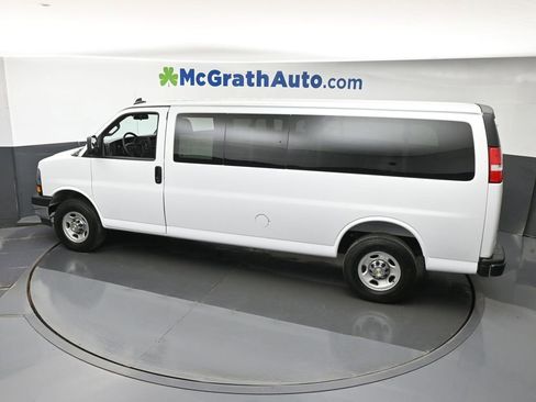 Used 2025 Chevrolet Express 3500 LT w/ LT Preferred Equipment Group RWD image 17