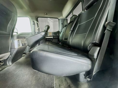 Used 2018 Ford F250 Lariat w/ Chrome Package image 28