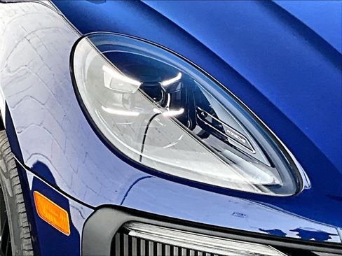 New 2026 Porsche Macan GTS image 23