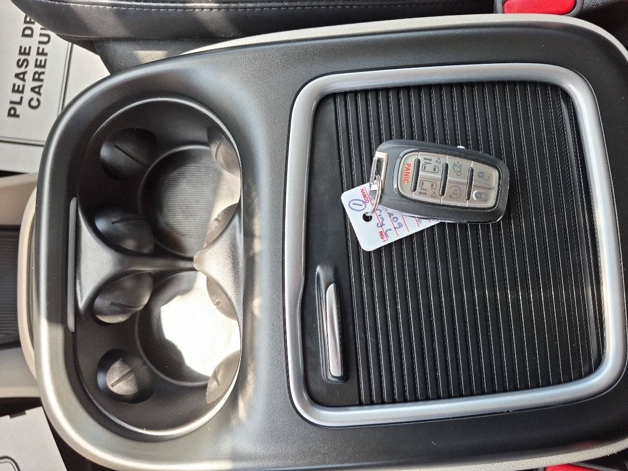 Used 2023 Chrysler Pacifica Touring-L FWD image 24