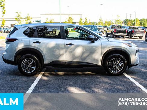 Used 2024 Nissan Rogue S AWD/4WD image 8