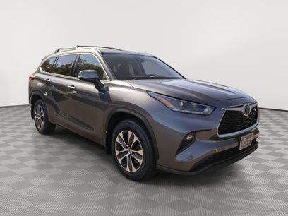 Used 2021 Toyota Highlander XLE