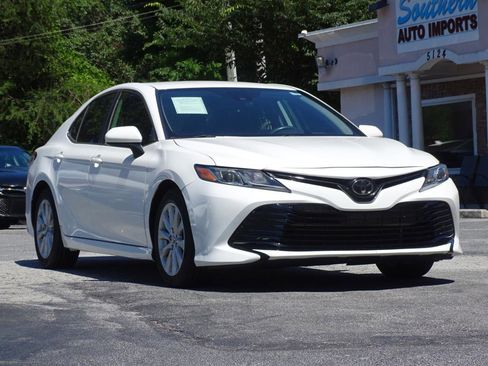 Used 2019 Toyota Camry LE FWD image 10