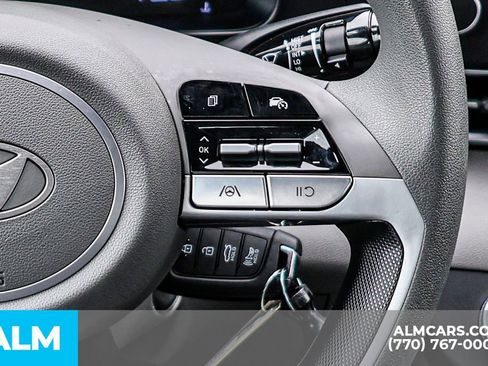 Used 2025 Hyundai Elantra SE image 34