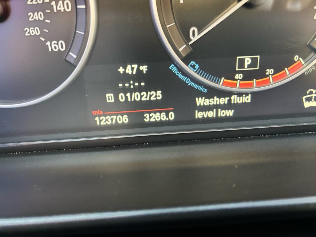 Used 2013 BMW 528i xDrive Sedan AWD/4WD image 25