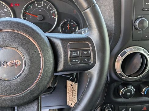 Used 2017 Jeep Wrangler Unlimited Rubicon w/ Dual Top Group image 20