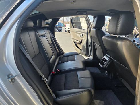 Used 2017 Chevrolet Impala LT image 28