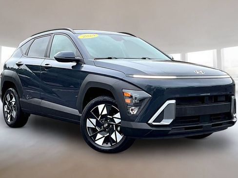 Used 2024 Hyundai Kona SEL AWD/4WD image 1