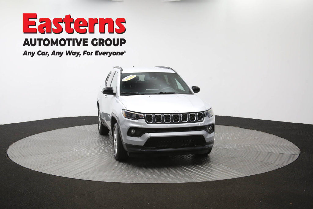 Used 2024 Jeep Compass Latitude AWD/4WD image 52
