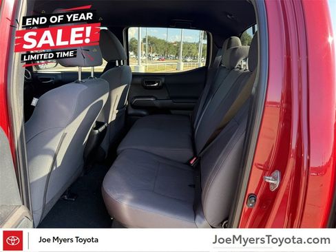 Used 2018 Toyota Tacoma TRD Off-Road image 25