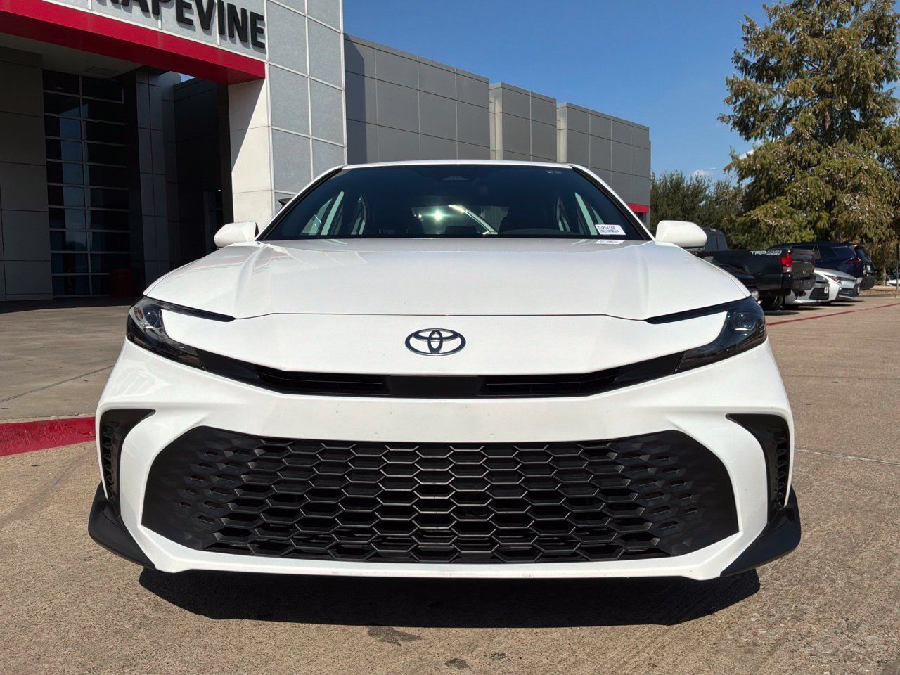 Used 2026 Toyota Camry SE FWD image 3
