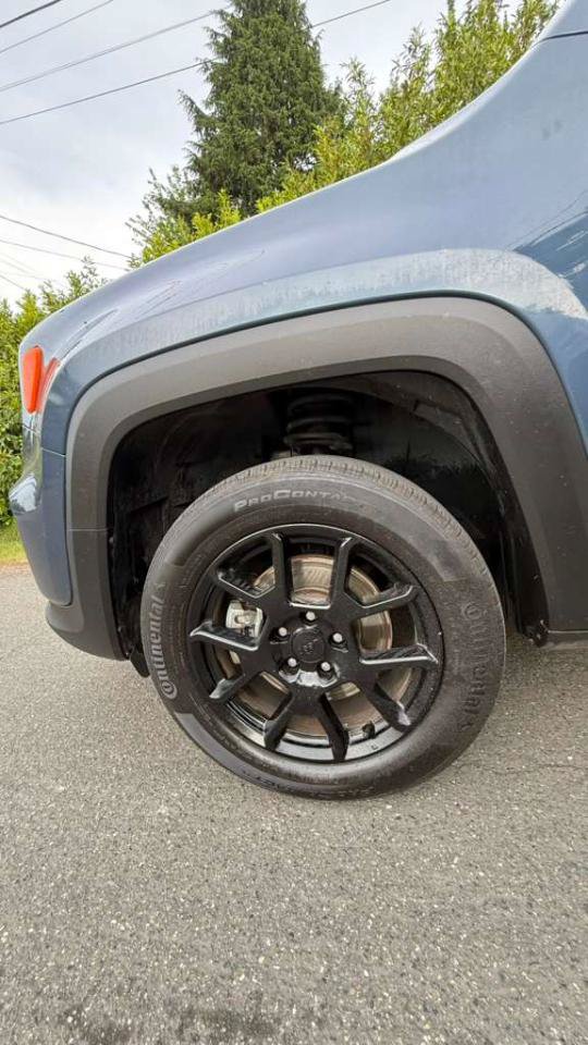 Used 2020 Jeep Renegade Altitude AWD/4WD image 7