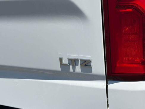 Used 2019 Chevrolet Silverado 1500 LTZ w/ LTZ Plus Package AWD/4WD image 31