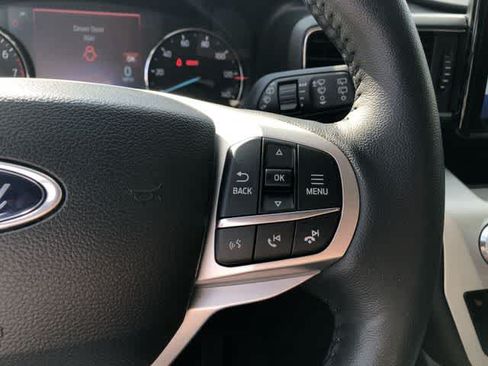 Used 2024 Ford Explorer XLT w/ Equipment Group 202A AWD/4WD image 21