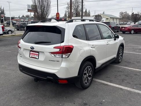 Used 2019 Subaru Forester Premium image 6