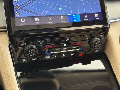 Used 2021 Jeep Grand Cherokee L Limited image 19