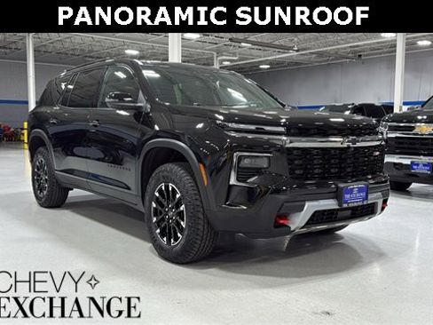 Used 2024 Chevrolet Traverse Z71 image 1
