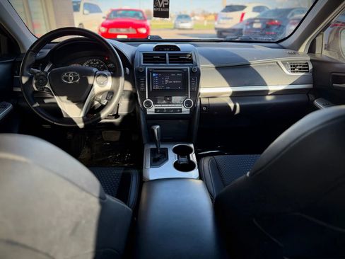 Used 2013 Toyota Camry SE image 9