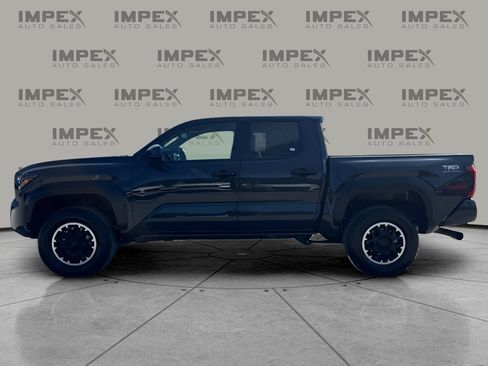 Used 2026 Toyota Tacoma TRD Off-Road AWD/4WD image 2