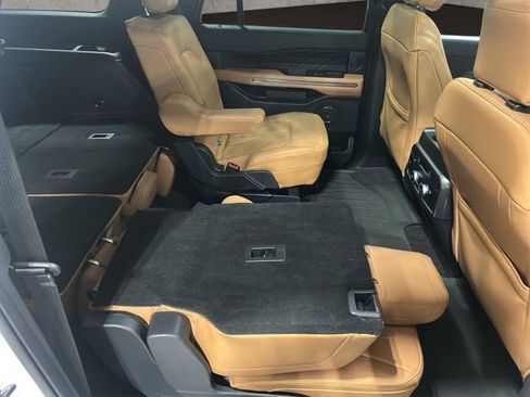 Used 2023 Ford Expedition Max Platinum image 21