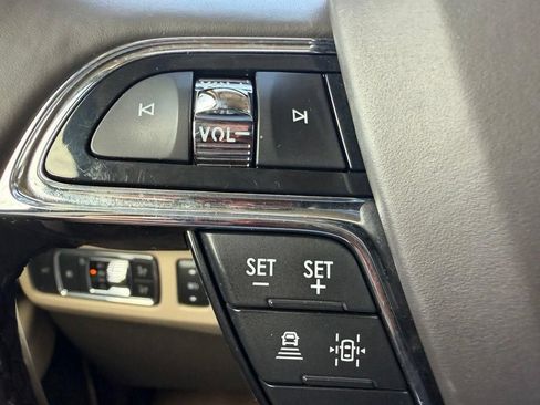 Used 2022 Lincoln Navigator 2WD image 16