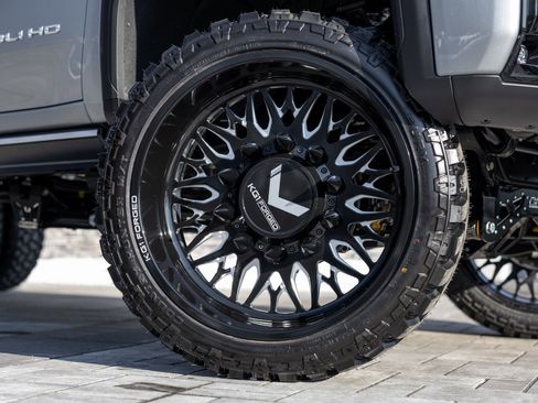 Used 2026 GMC Sierra 3500 Denali Ultimate image 3