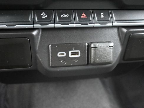 Used 2021 Chevrolet Silverado 1500 Custom Trail Boss AWD/4WD image 10