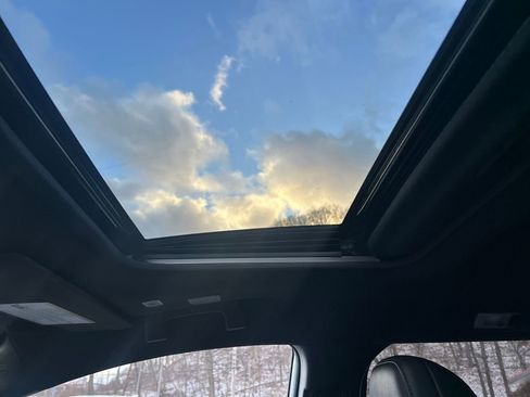 Used 2025 Toyota Sienna Platinum image 15