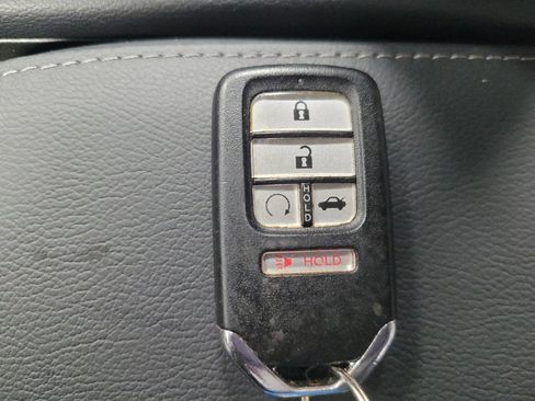 Used 2019 Honda Insight Touring image 32