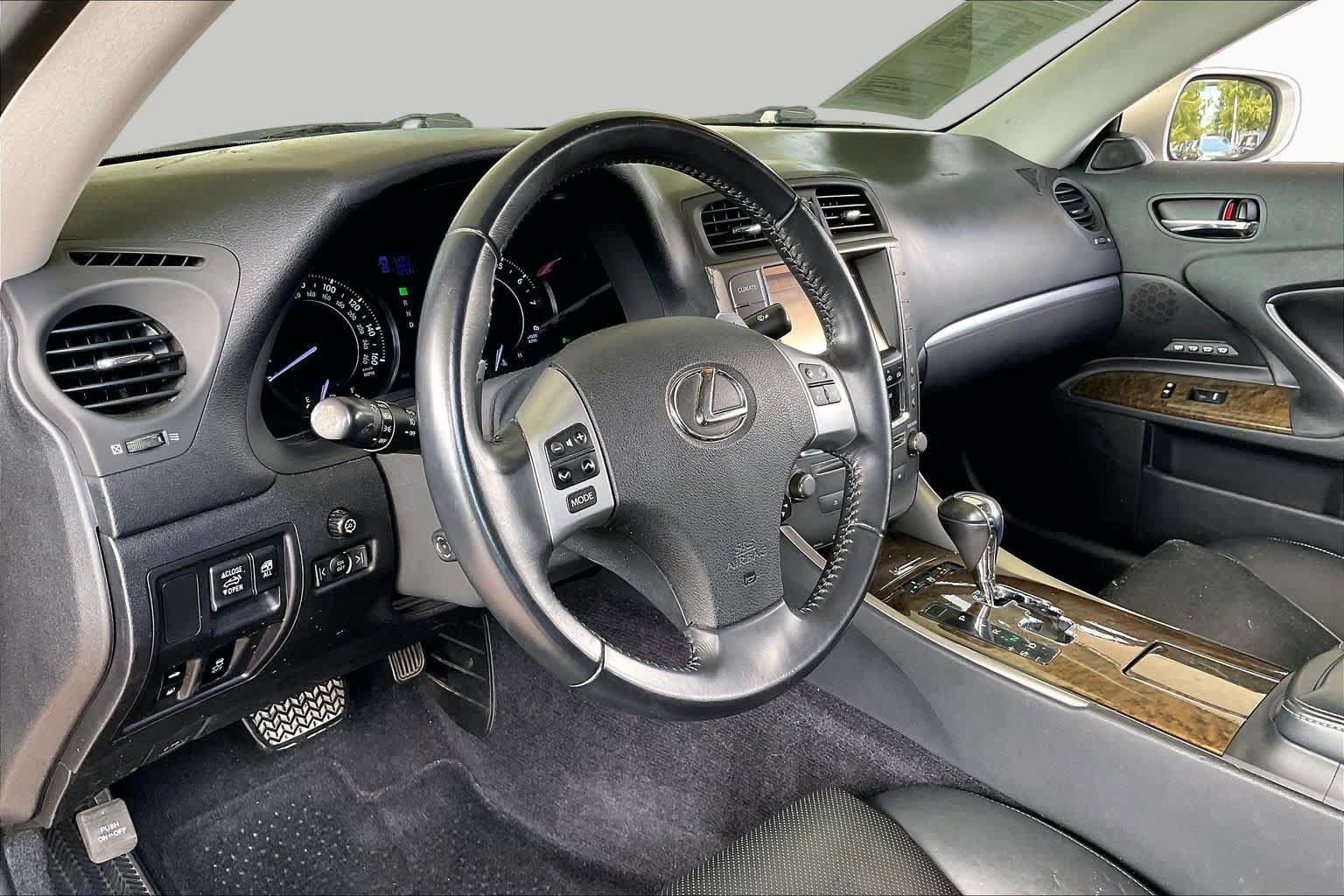 Used 2014 Lexus IS 250C w/ Luxury Package RWD image 14
