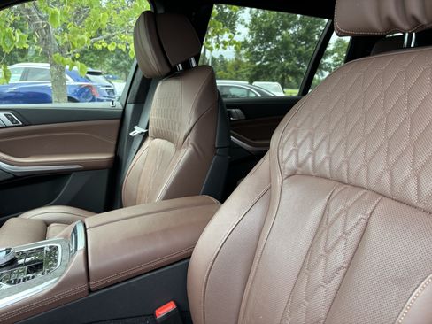 Used 2024 BMW X7 xDrive40i w/ Executive Package AWD/4WD image 17