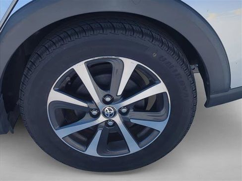 Used 2018 Toyota Prius C Two image 27