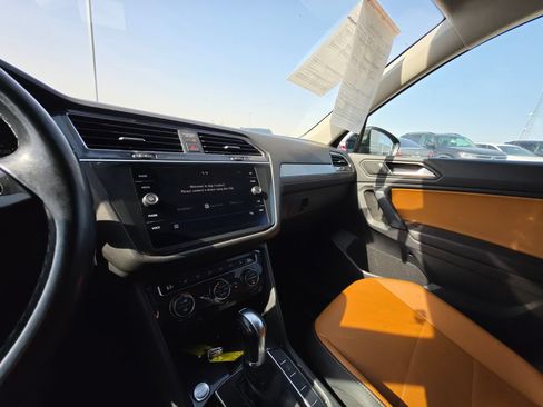 Used 2019 Volkswagen Tiguan SE FWD image 14