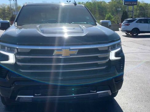 Certified 2023 Chevrolet Silverado 1500 High Country w/ High Country Premium Package AWD/4WD image 3