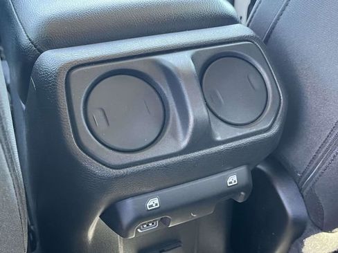 Used 2022 Jeep Gladiator Sport image 19