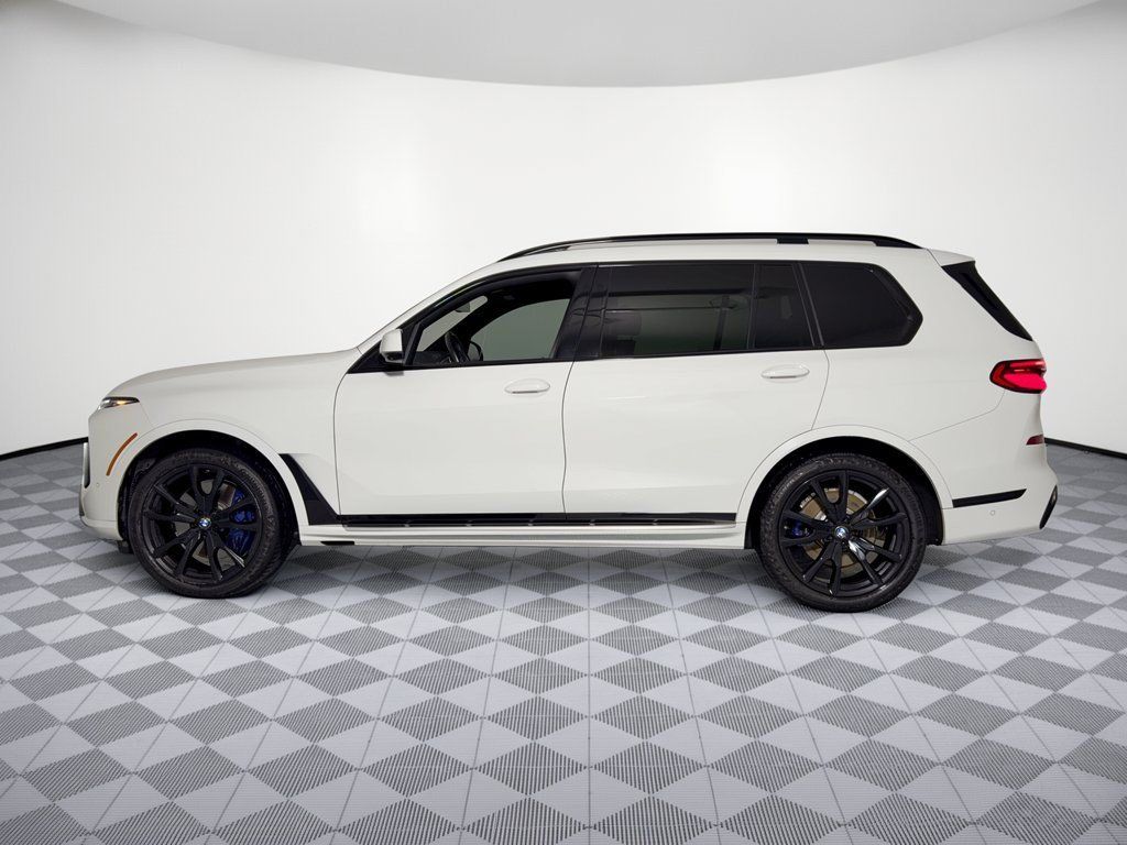 Used 2023 BMW X7 xDrive40i w/ M Sport Package AWD/4WD image 2