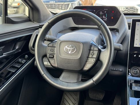 Used 2024 Toyota bZ4X FWD image 28
