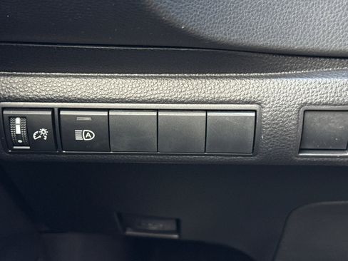 Certified 2023 Toyota Corolla LE image 31