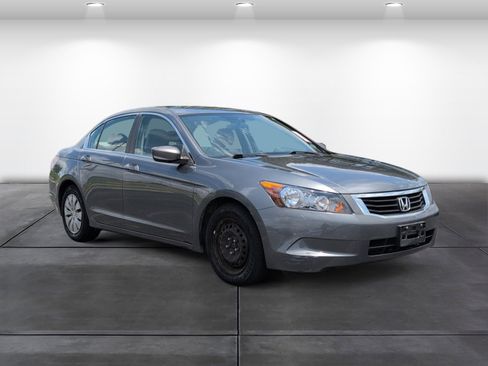 Used 2010 Honda Accord LX image 2