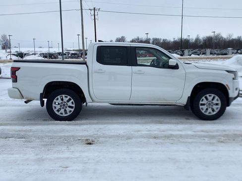 Used 2023 Nissan Frontier SV w/ Technology Package image 8