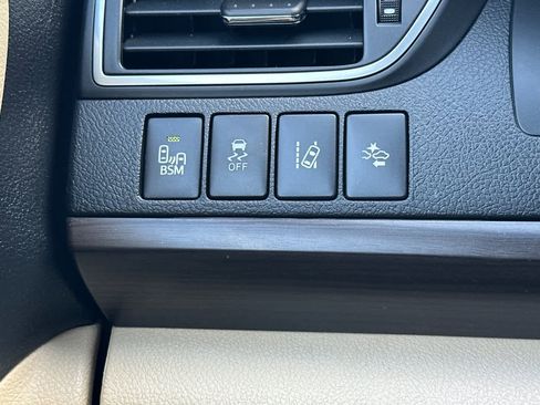 Used 2017 Toyota Camry XLE image 30