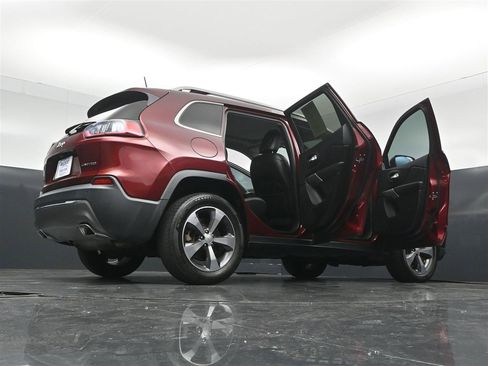 Used 2019 Jeep Cherokee Limited AWD/4WD image 40
