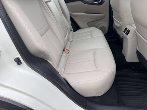 Used 2017 Nissan Rogue Sport SL w/ SL Premium Package image 12