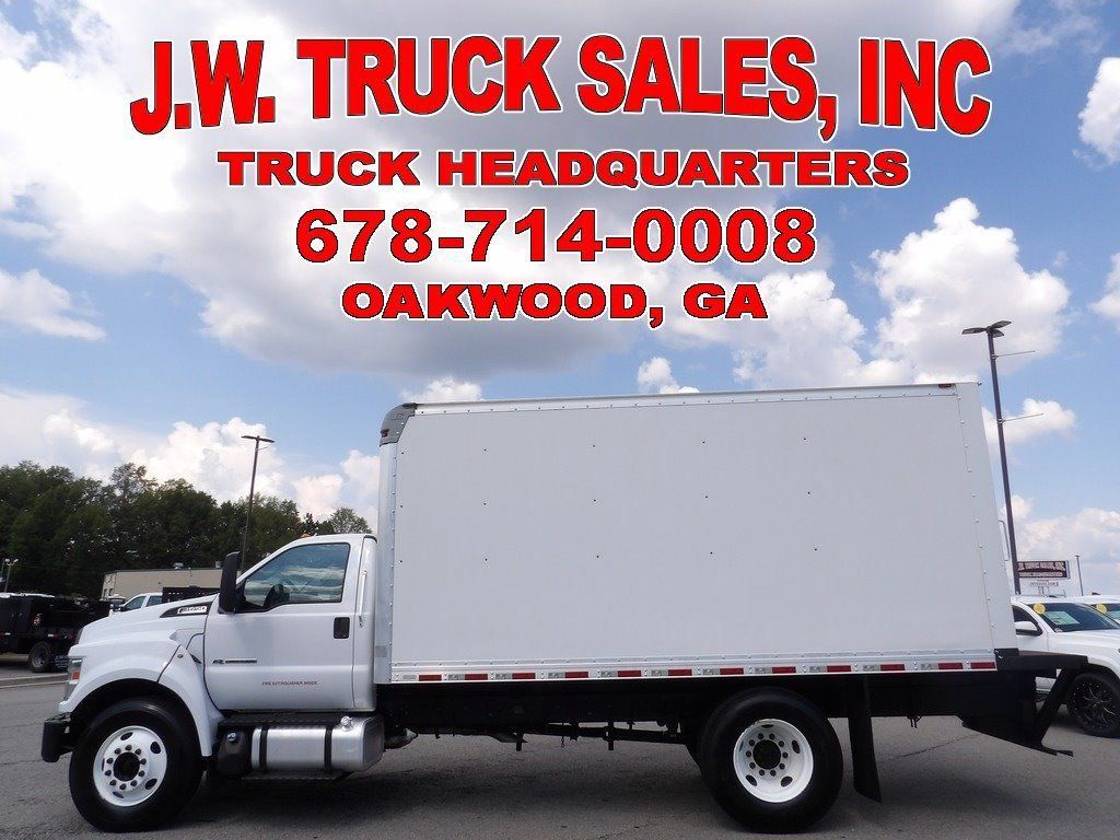 Used 2017 Ford F650 2WD Regular Cab Super Duty image 2