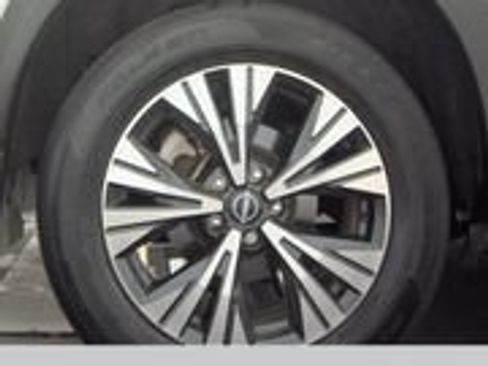 Used 2023 Nissan Rogue SV w/ SV Premium B Package FWD image 9