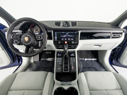 New 2026 Porsche Macan image 34