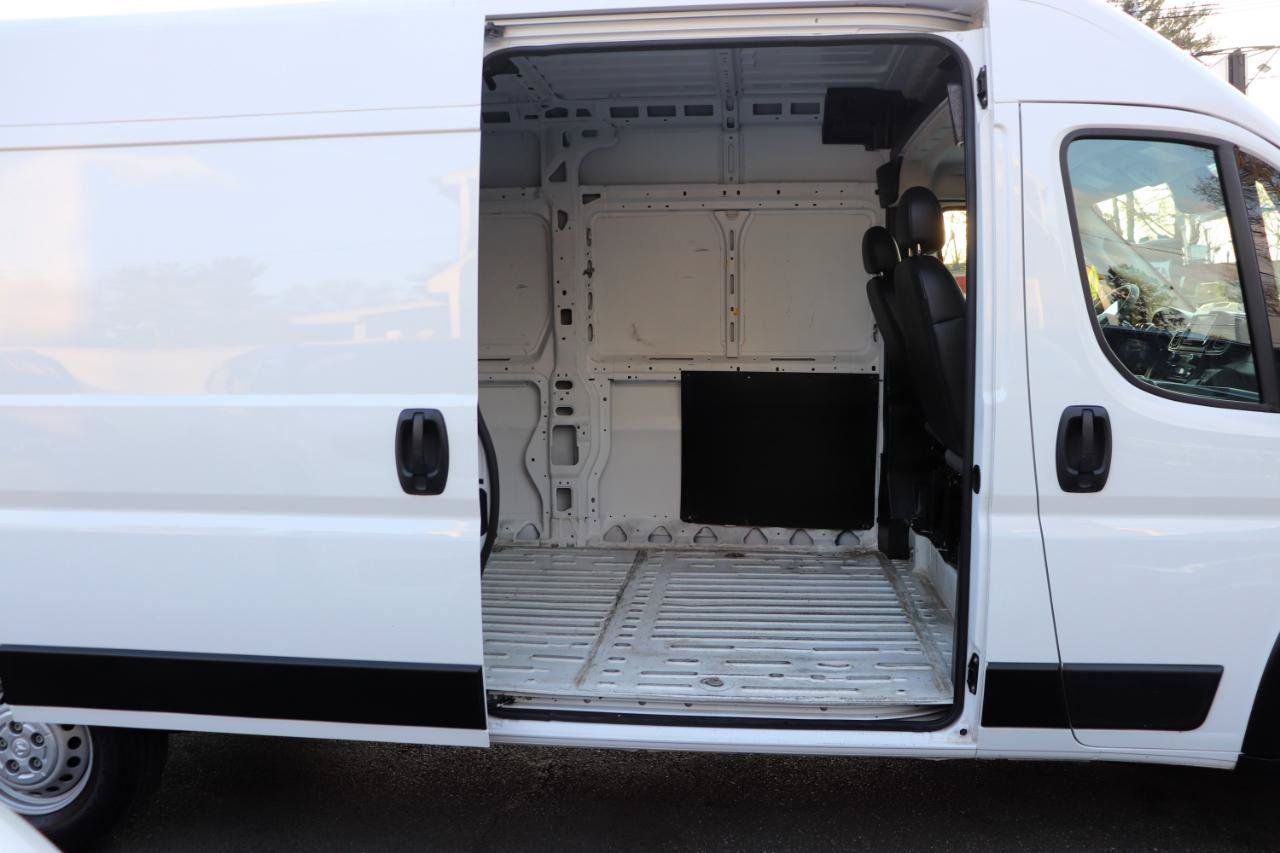 Used 2025 RAM ProMaster 2500 w/ Convenience Group FWD image 16