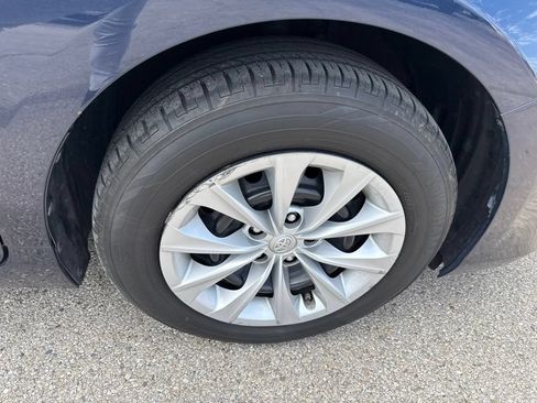 Used 2015 Toyota Camry LE FWD image 14