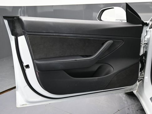 Used 2018 Tesla Model 3 Long Range image 40