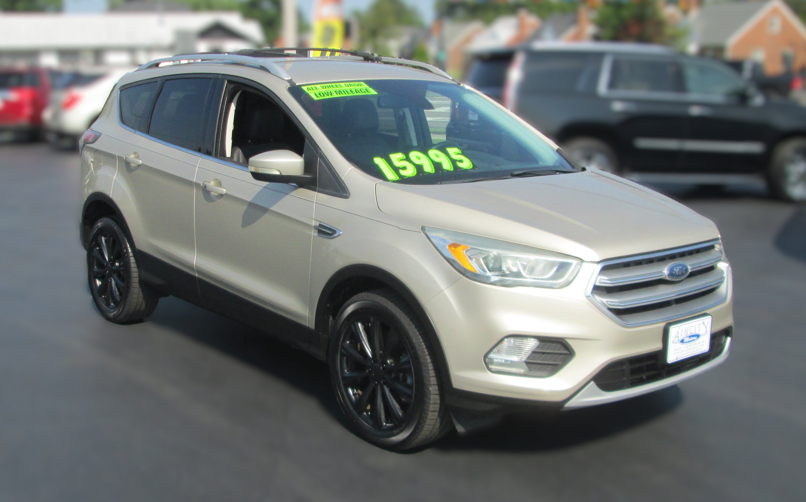 Used 2017 Ford Escape Titanium AWD/4WD image 1
